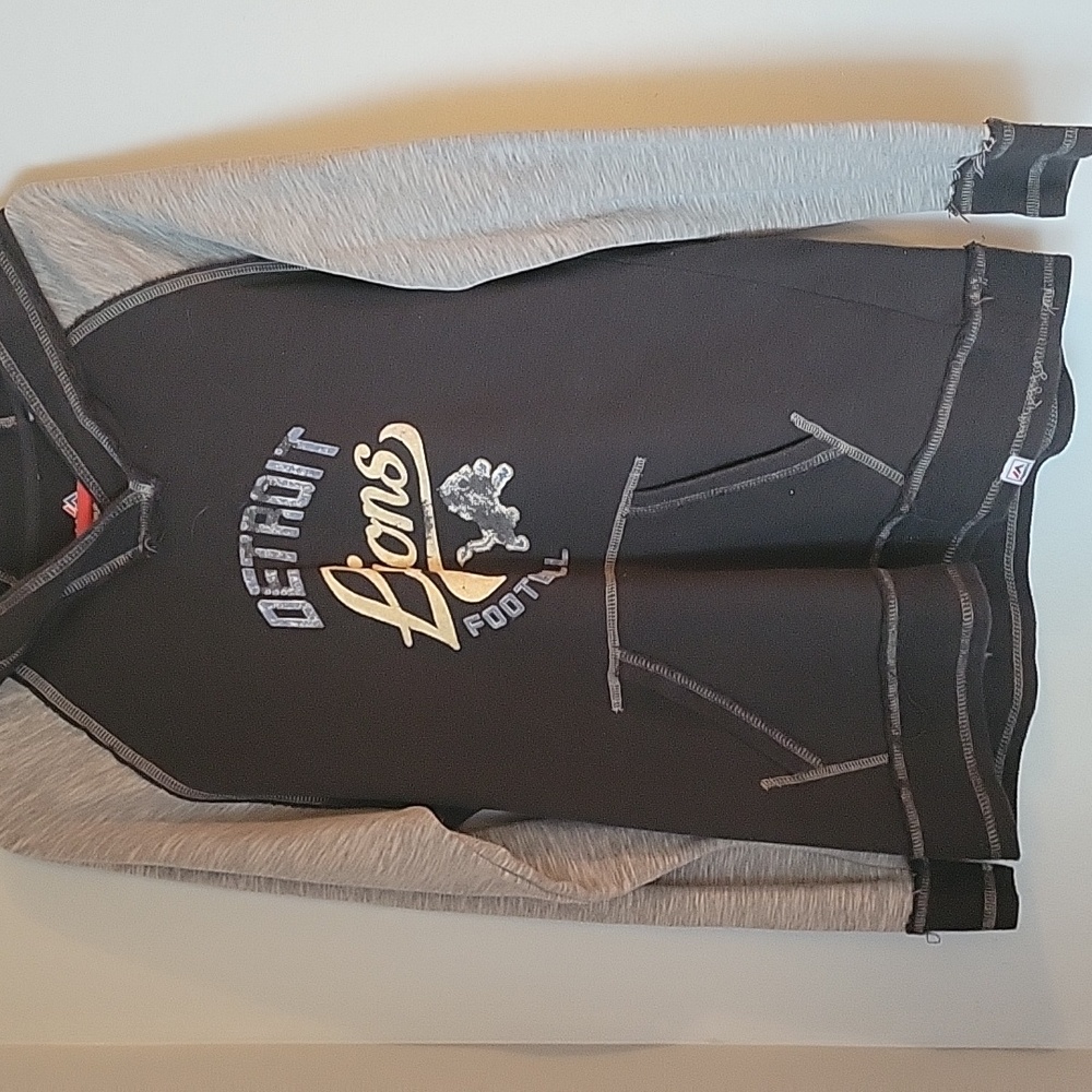 Detroit lions hoodie Large